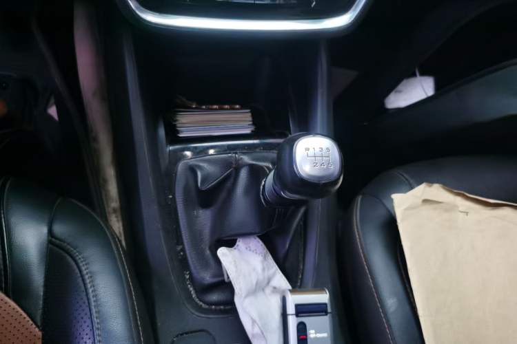 Used Wuling Hongguang S3 2018 1.5L Manual Comfort Model China V Standard Gear Lever