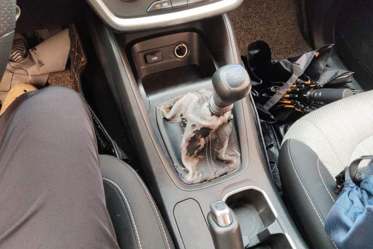 Used Wuling Hongguang S3 2018 1.5L Manual Standard Version China V Standard Gear Lever