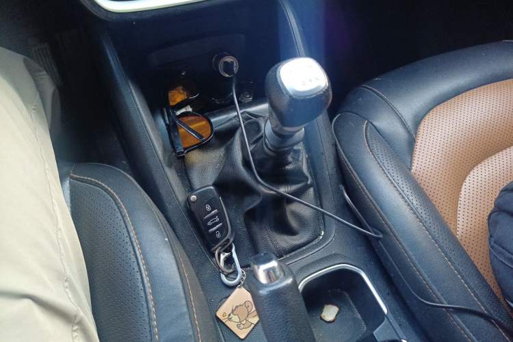 Used Wuling Hongguang S3 2018 1.5L Manual Comfort Model China V Standard Gear Lever