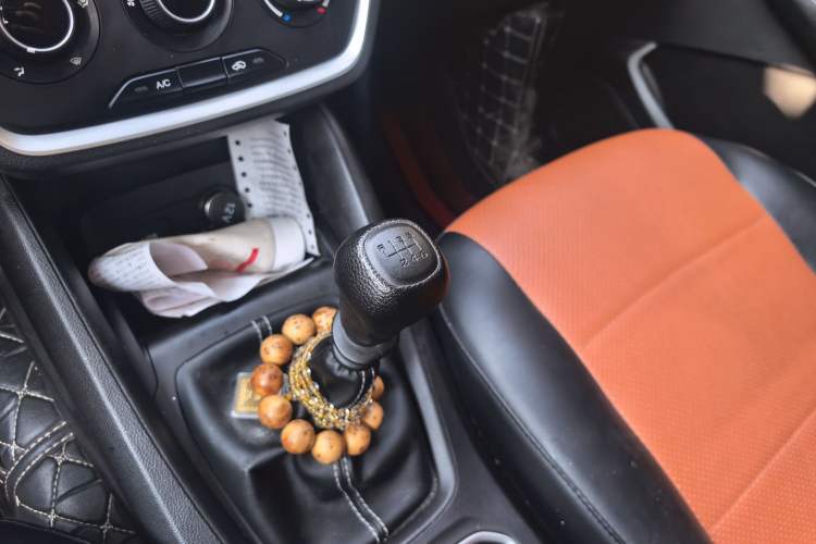 Used Wuling Hongguang S3 2018 1.5L Manual Standard Version China V Standard Gear Lever
