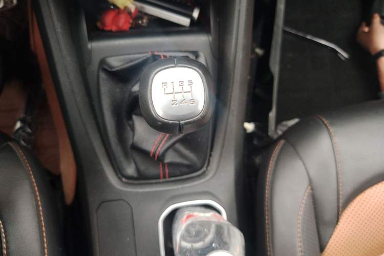 Used Wuling Hongguang S3 2018 1.5T Manual Comfort Model China V Standard Gear Lever