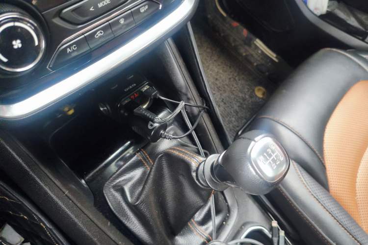 Used Wuling Hongguang S3 2018 1.5T Manual Luxury Model China V Standard Gear Lever