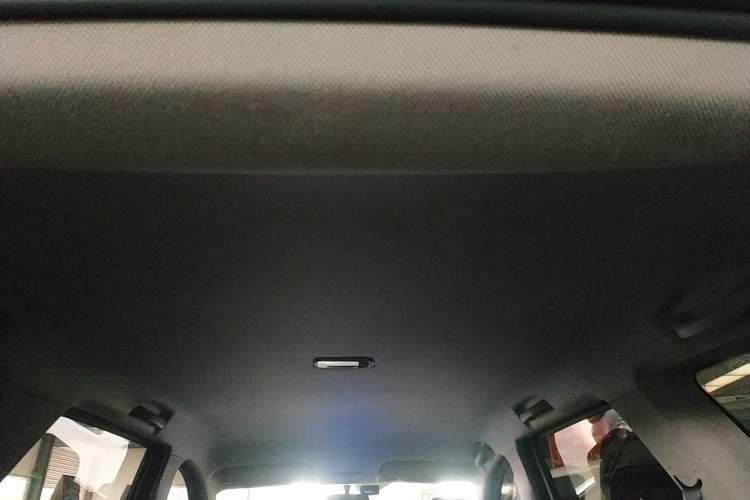 Used Wuling Hongguang S3 2018 1.5L Manual Standard Version China V Standard Headliner