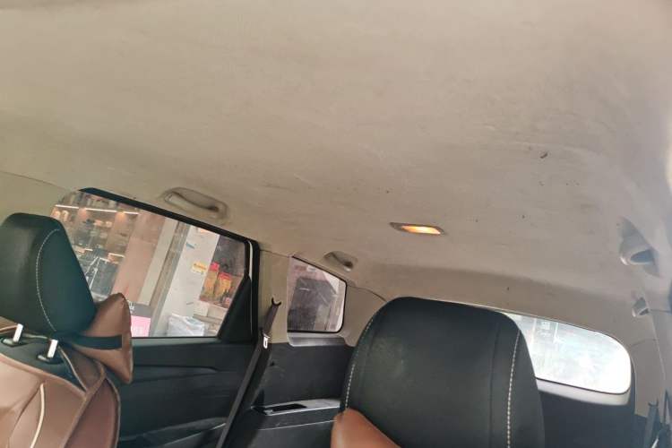 Used Wuling Hongguang S3 2018 1.5L Manual Standard Version China V Standard Headliner