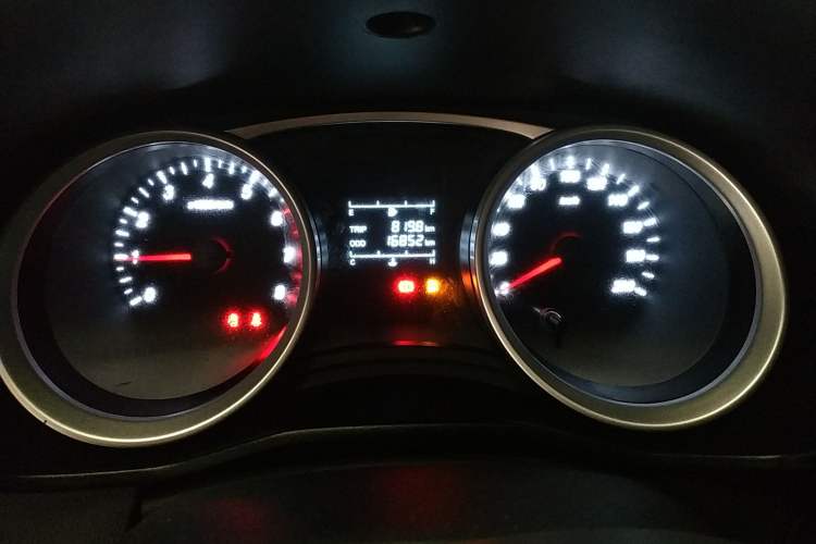 Used Wuling Hongguang S3 2018 1.5L Manual Standard Version China V Standard Instrument Cluster