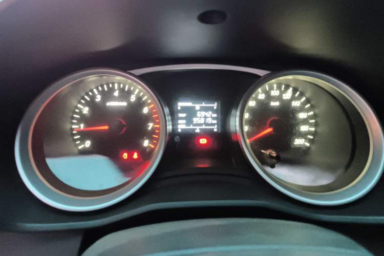 Used Wuling Hongguang S3 2018 1.5L Manual Standard Version China V Standard Instrument Cluster