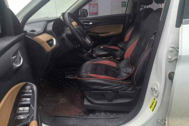 Used Wuling Hongguang S3 2018 1.5L Manual Luxury Model China V Standard Interior 1
