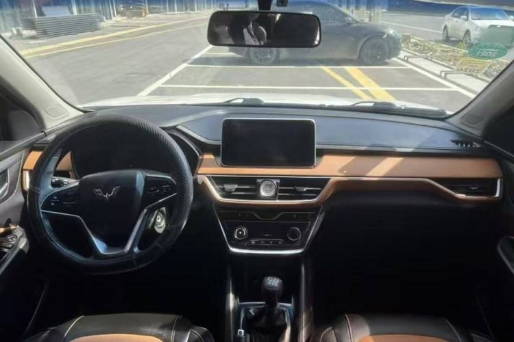 Used Wuling Hongguang S3 2018 1.5T Manual Luxury Model China V Standard Interior 1