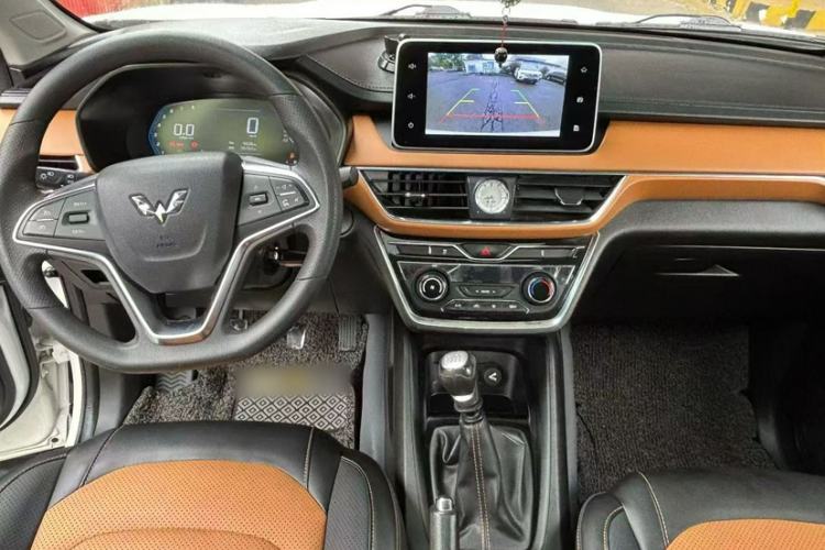 Used Wuling Hongguang S3 2018 1.5L Manual Luxury Model China V Standard Interior 1