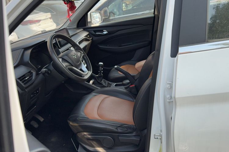Used Wuling Hongguang S3 2018 1.5L Manual Comfort Model China V Standard Interior 1