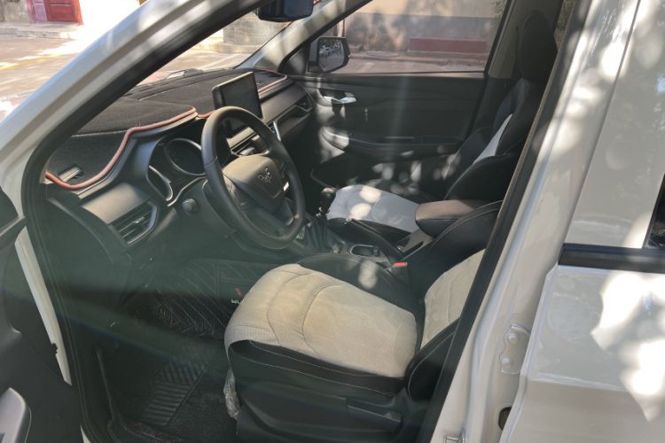 Used Wuling Hongguang S3 2018 1.5L Manual Standard Version China V Standard Interior 1