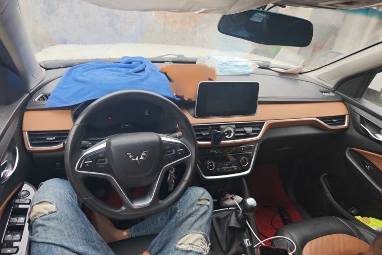 Used Wuling Hongguang S3 2018 1.5L Manual Luxury Model China V Standard Interior 2