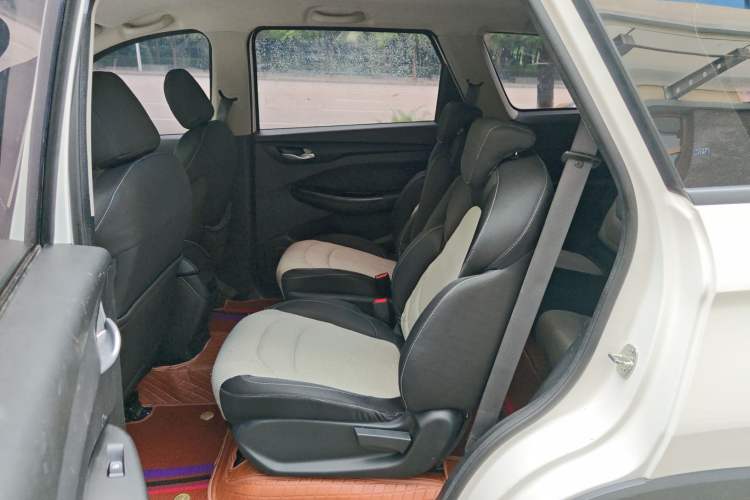 Used Wuling Hongguang S3 2018 1.5L Manual Standard Version China V Standard Interior 2