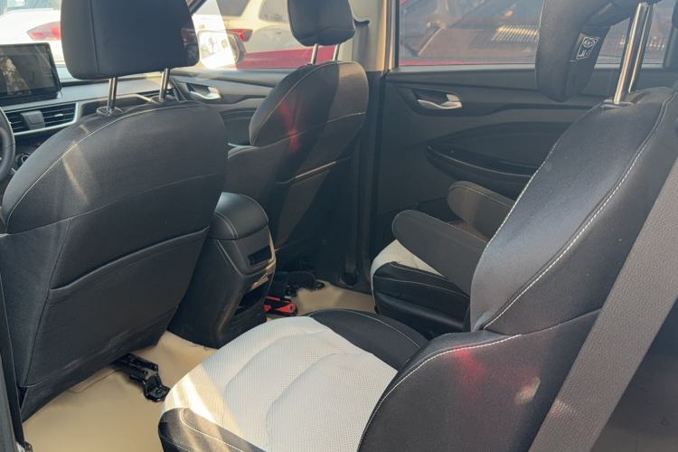 Used Wuling Hongguang S3 2018 1.5L Manual Standard Version China V Standard Interior 2