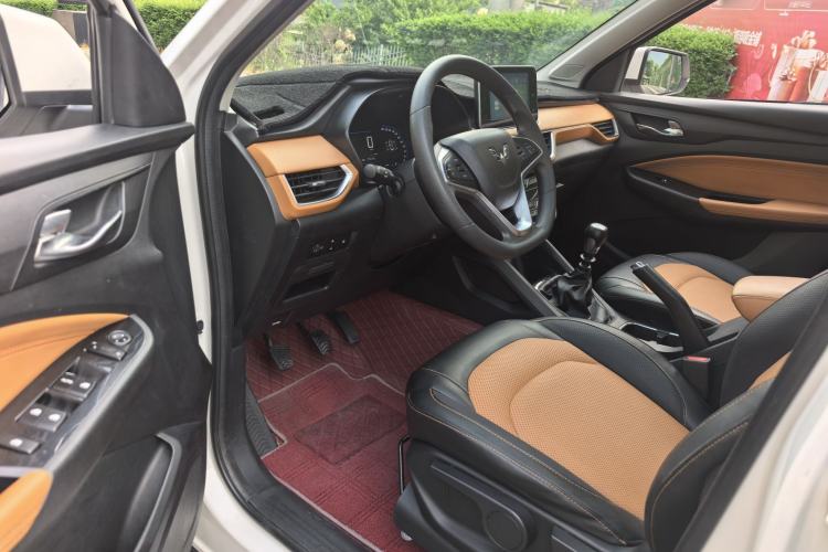 Used Wuling Hongguang S3 2018 1.5T Manual Luxury Model China V Standard Interior 2