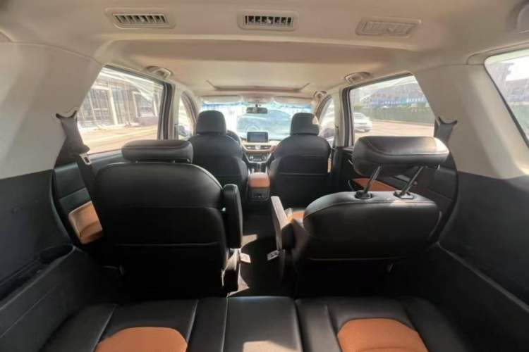 Used Wuling Hongguang S3 2018 1.5T Manual Luxury Model China V Standard Interior 3