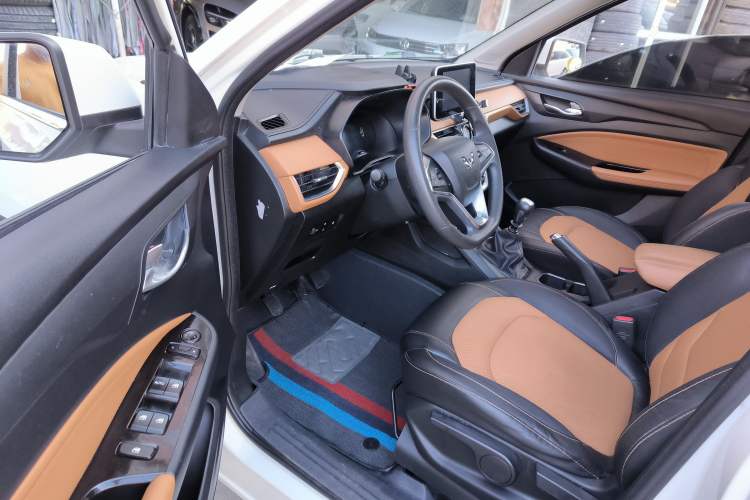 Used Wuling Hongguang S3 2018 1.5L Manual Luxury Model China V Standard Interior 3