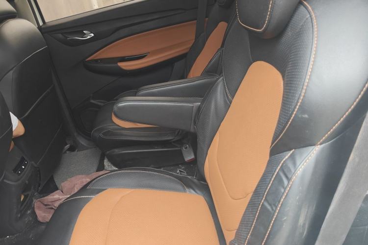 Used Wuling Hongguang S3 2018 1.5L Manual Luxury Model China V Standard Interior 4