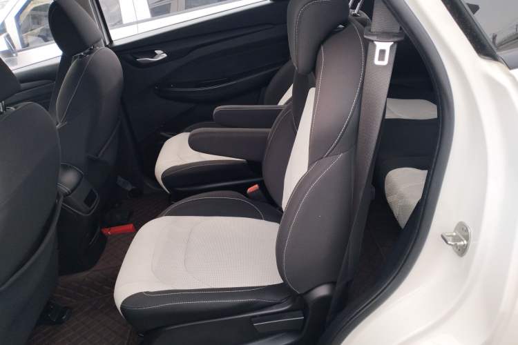 Used Wuling Hongguang S3 2018 1.5L Manual Standard Version China V Standard Interior 4