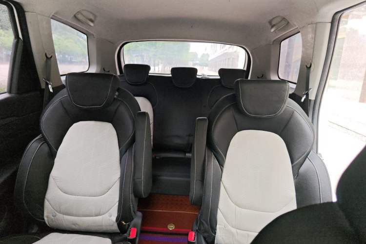 Used Wuling Hongguang S3 2018 1.5L Manual Standard Version China V Standard Interior 4