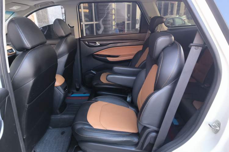 Used Wuling Hongguang S3 2018 1.5L Manual Luxury Model China V Standard Interior 4