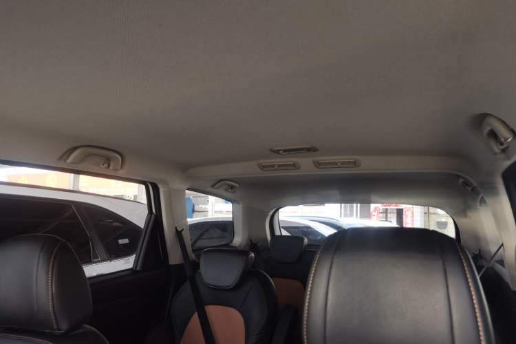 Used Wuling Hongguang S3 2018 1.5L Manual Comfort Model China V Standard Interior 4