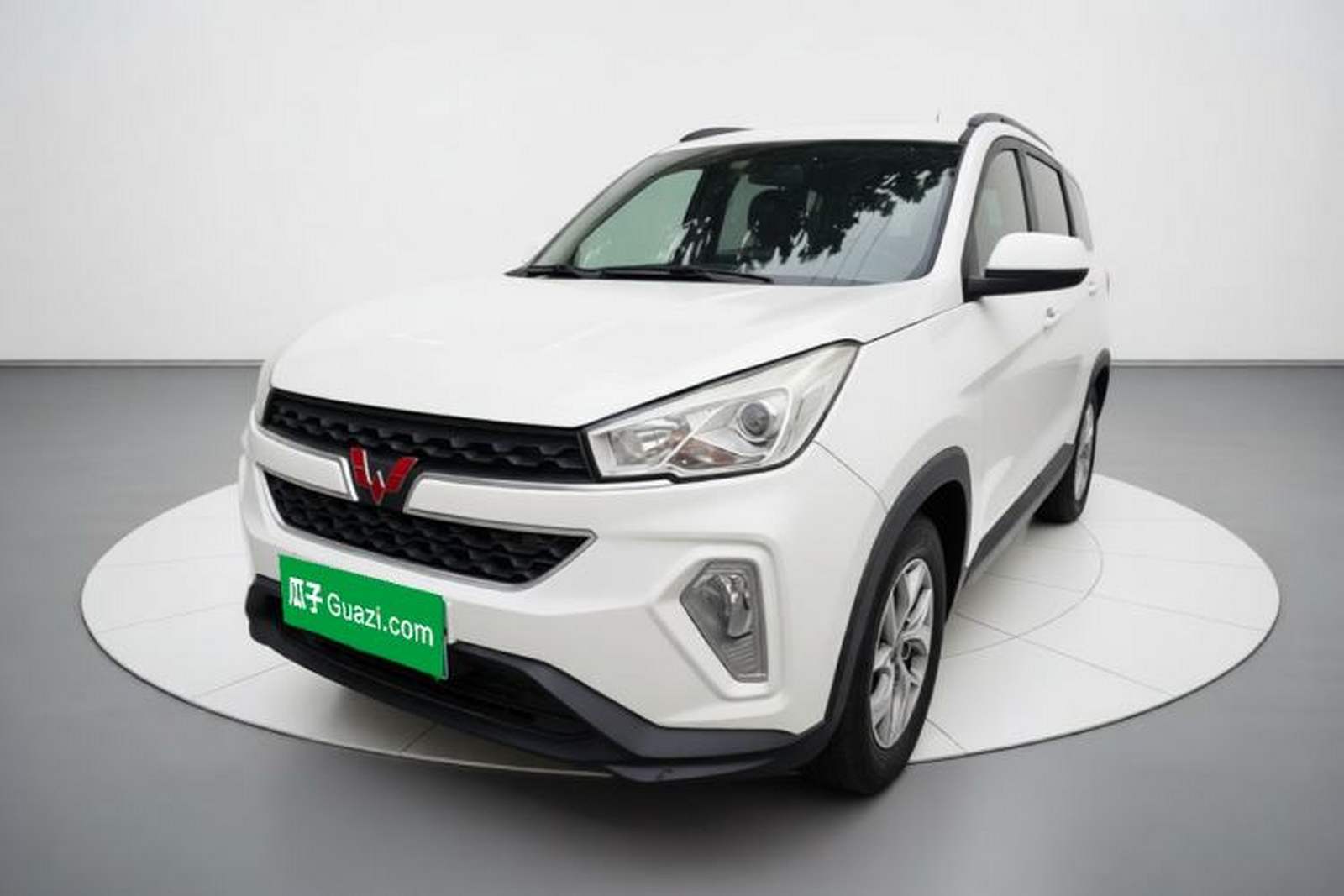 Фото Wuling с площадки