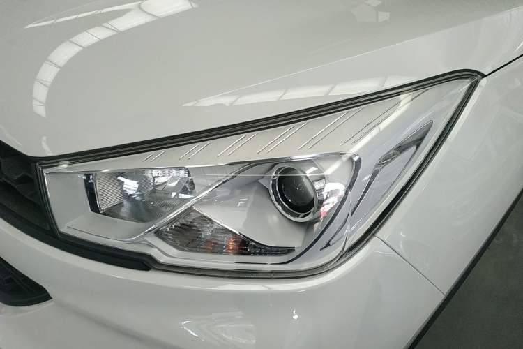 Used Wuling Hongguang S3 2018 1.5L Manual Standard Version China V Standard Left Front Headlight