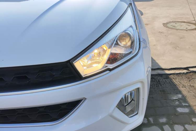 Used Wuling Hongguang S3 2018 1.5L Manual Comfort Model China V Standard Left Front Headlight