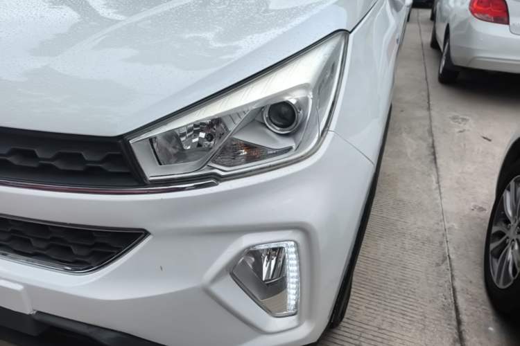 Used Wuling Hongguang S3 2018 1.5T Manual Luxury Model China V Standard Left Front Headlight