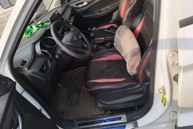 Used Wuling Hongguang S3 2018 1.5L Manual Standard Version China V Standard Left Front Seat