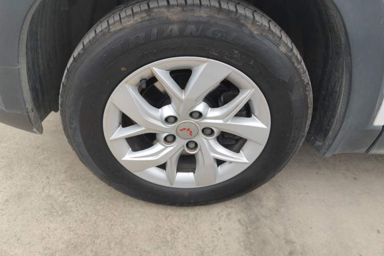 Used Wuling Hongguang S3 2018 1.5L Manual Standard Version China V Standard Left Front Wheel Hub