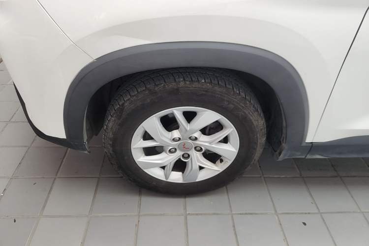 Used Wuling Hongguang S3 2018 1.5T Manual Luxury Model China V Standard Left Front Wheel Hub
