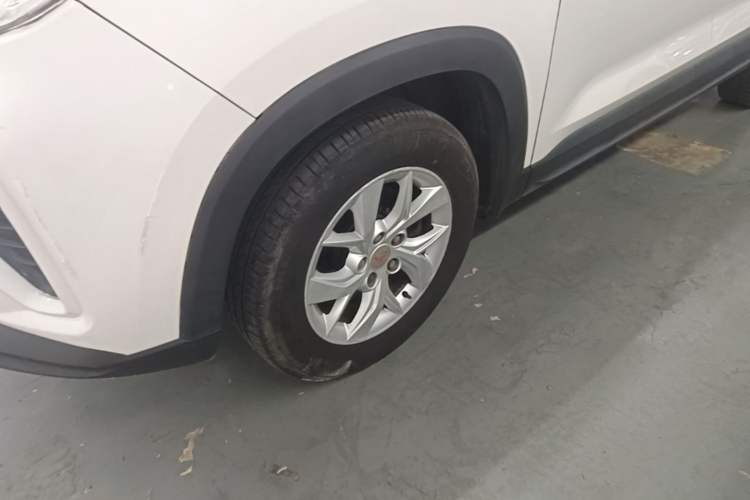 Used Wuling Hongguang S3 2018 1.5L Manual Standard Version China V Standard Left Front Wheel Hub