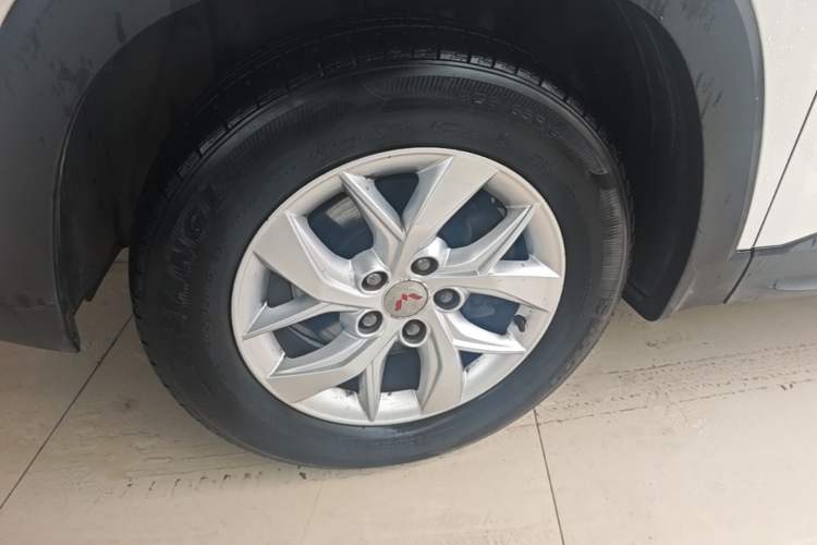 Used Wuling Hongguang S3 2018 1.5L Manual Comfort Model China V Standard Left Front Wheel Hub