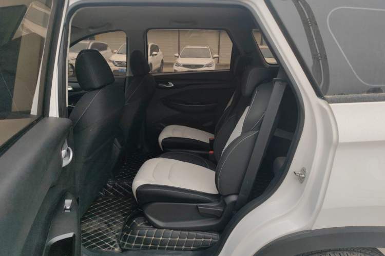 Used Wuling Hongguang S3 2018 1.5L Manual Standard Version China V Standard Left Rear Seat