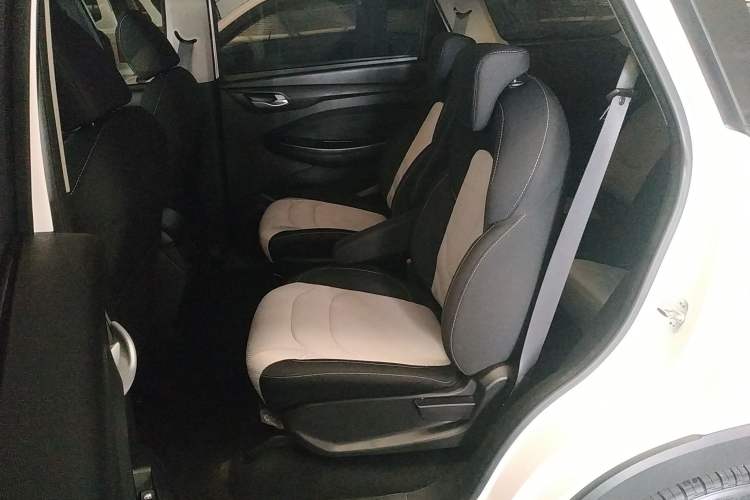 Used Wuling Hongguang S3 2018 1.5L Manual Standard Version China V Standard Left Rear Seat