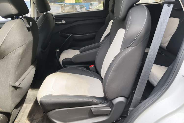 Used Wuling Hongguang S3 2018 1.5L Manual Standard Version China V Standard Left Rear Seat