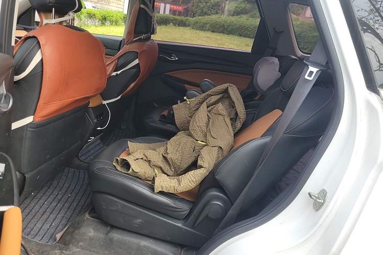 Used Wuling Hongguang S3 2018 1.5L Manual Luxury Model China V Standard Left Rear Seat