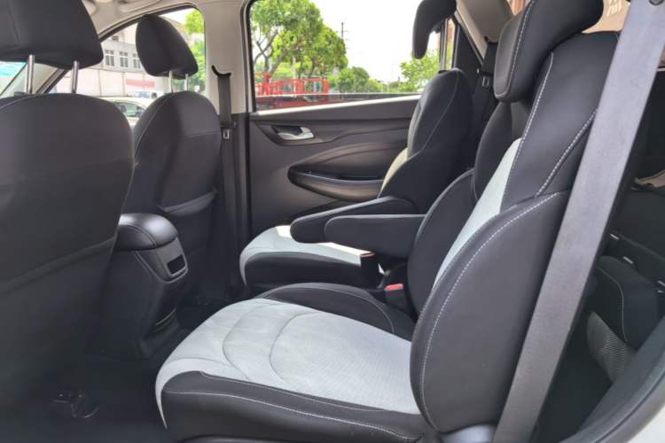 Used Wuling Hongguang S3 2018 1.5L Manual Standard Version China V Standard Left Rear Seat