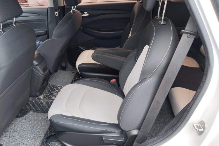 Used Wuling Hongguang S3 2018 1.5L Manual Standard Version China V Standard Left Rear Seat