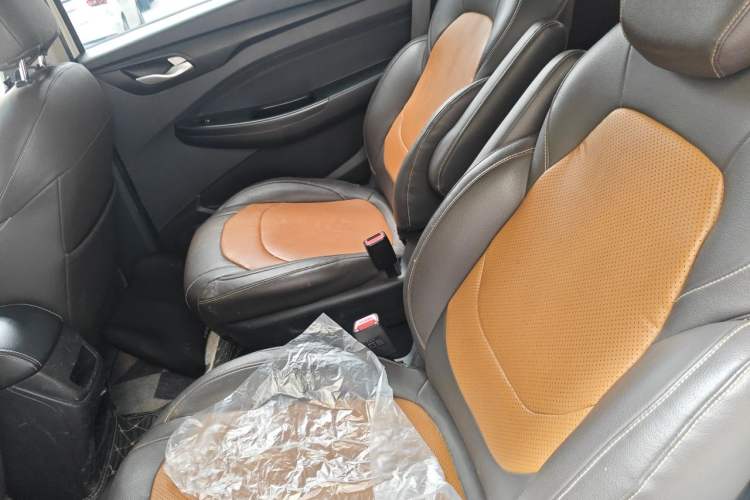 Used Wuling Hongguang S3 2018 1.5L Manual Standard Version China V Standard Left Rear Seat