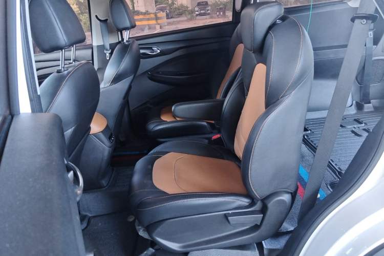Used Wuling Hongguang S3 2018 1.5L Manual Comfort Model China V Standard Left Rear Seat