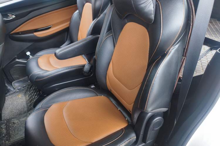 Used Wuling Hongguang S3 2018 1.5T Manual Luxury Model China V Standard Left Rear Seat