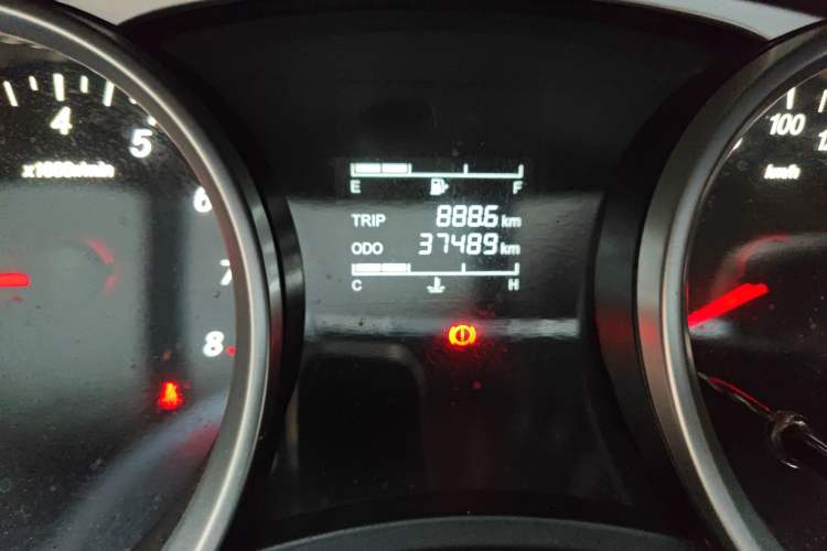 Used Wuling Hongguang S3 2018 1.5L Manual Standard Version China V Standard Odometer Close Up