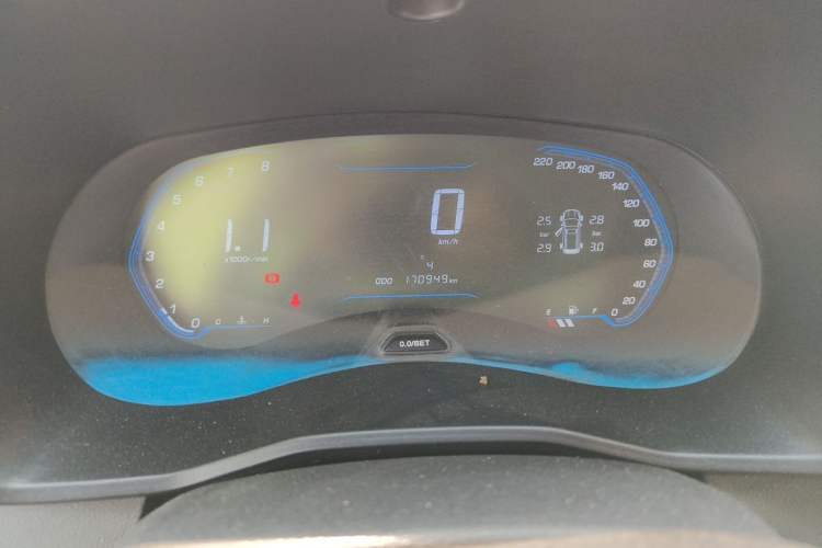 Used Wuling Hongguang S3 2018 1.5L Manual Luxury Model China V Standard Odometer Close Up