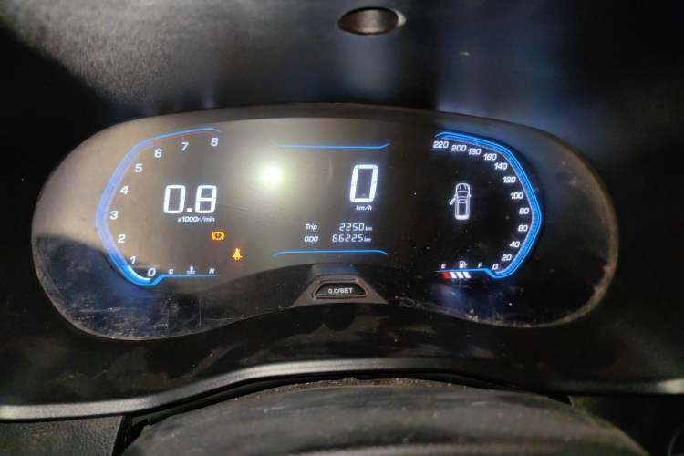 Used Wuling Hongguang S3 2018 1.5L Manual Comfort Model China V Standard Odometer Close Up