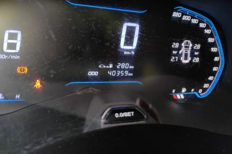 Used Wuling Hongguang S3 2018 1.5L Manual Luxury Model China V Standard Odometer Close Up