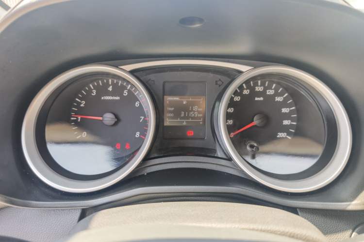 Used Wuling Hongguang S3 2018 1.5L Manual Standard Version China V Standard Odometer Close Up