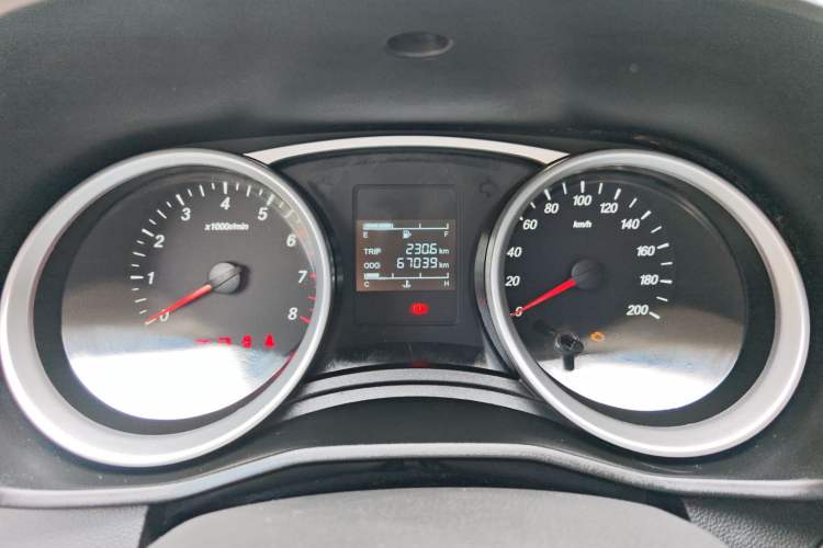 Used Wuling Hongguang S3 2018 1.5L Manual Standard Version China V Standard Odometer Close Up